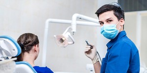 خصوصیات سطحی بدنه ایمپلنت چیست ؟