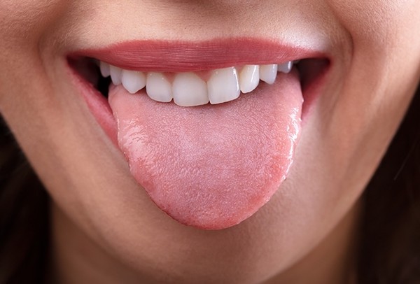 ایا خشکی دهان به ایمپلنت دندان اسیبی می زند؟