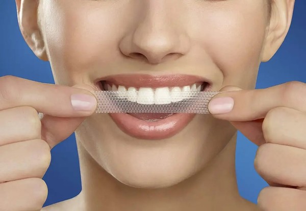 آیا نوارهای سفیدکننده دندان را سفید می کنند؟!
