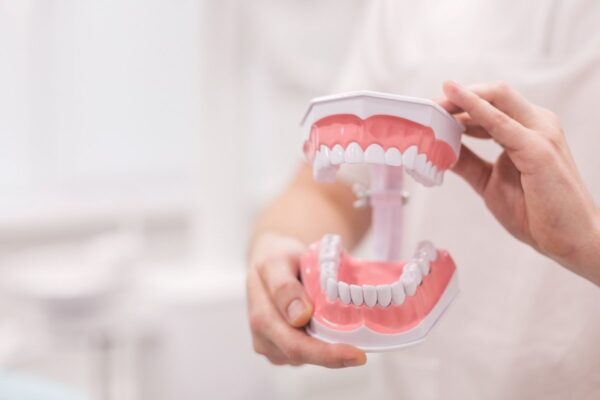مشکل TMJ و ایمپلنت دندان